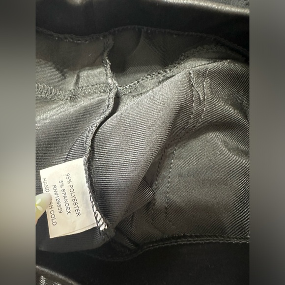 💙💙❤️ Black short shorts - Picture 14 of 15